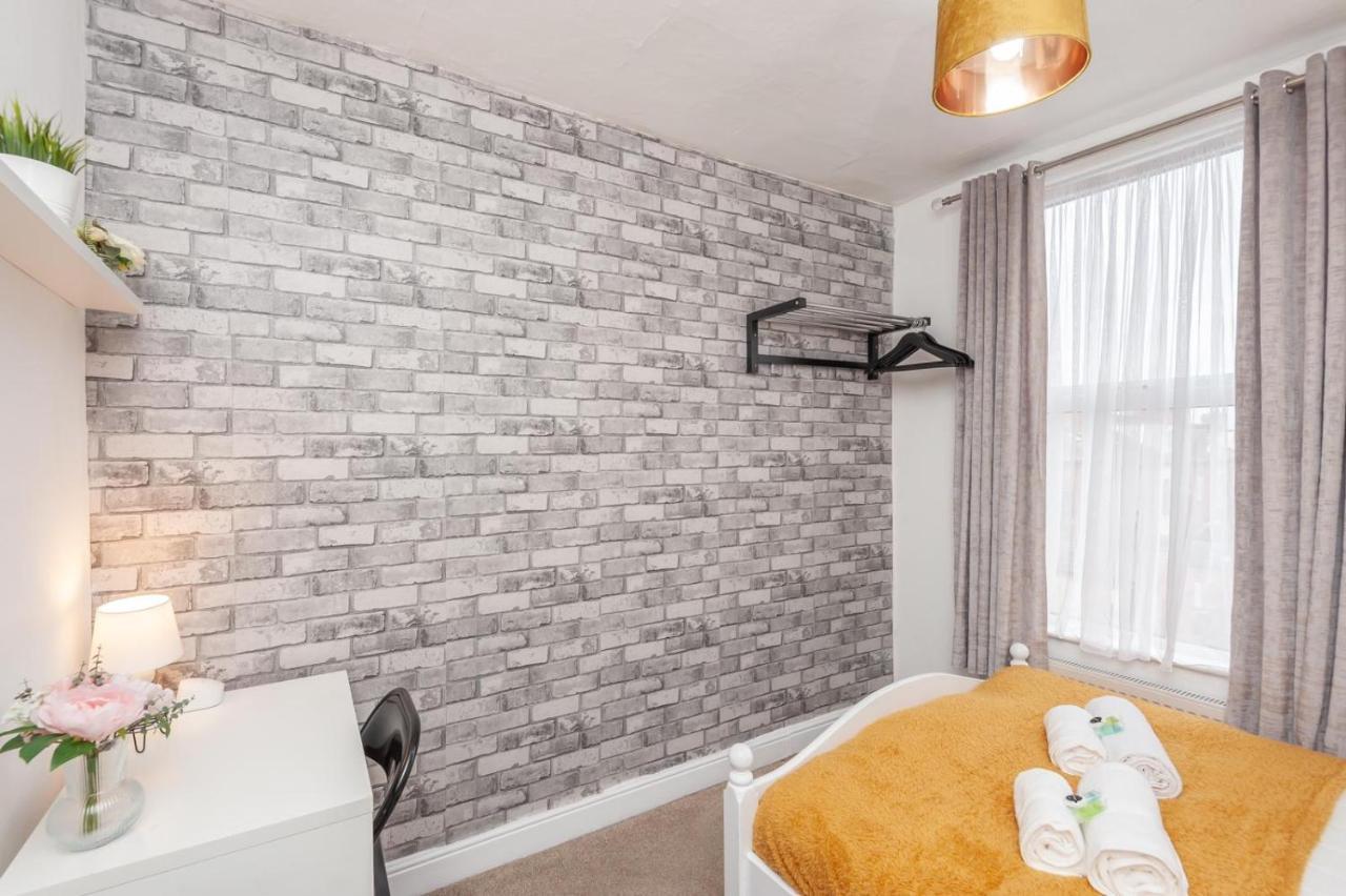 הוילה Leeds 4-Bed House - Sleeps 9 Free Parking & Wifi מראה חיצוני תמונה